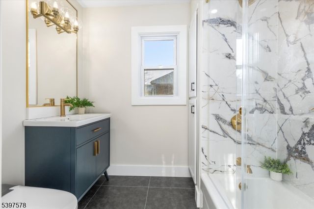 15 Princeton Pl, Clifton City, NJ 07014