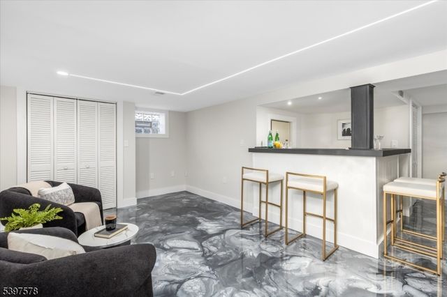 15 Princeton Pl, Clifton City, NJ 07014