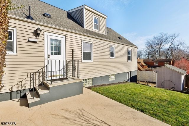 15 Princeton Pl, Clifton City, NJ 07014
