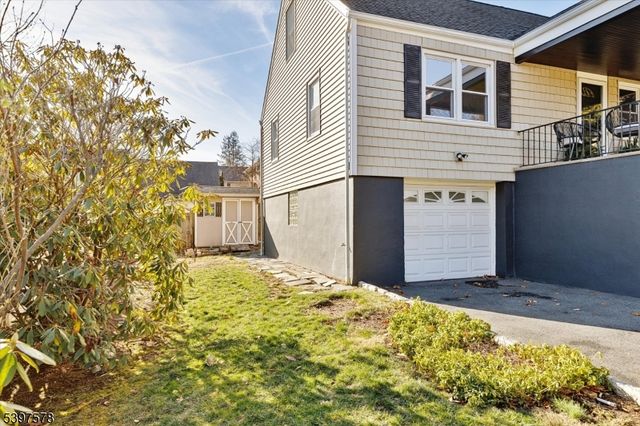 15 Princeton Pl, Clifton City, NJ 07014