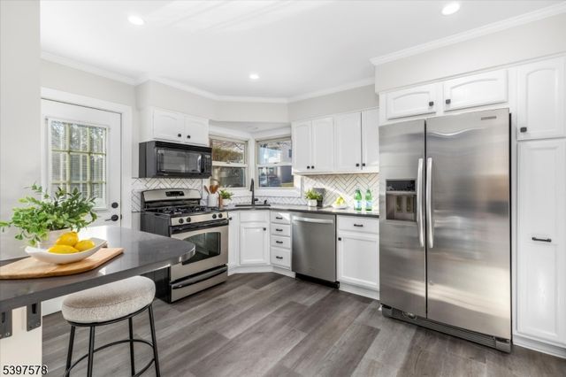 15 Princeton Pl, Clifton City, NJ 07014