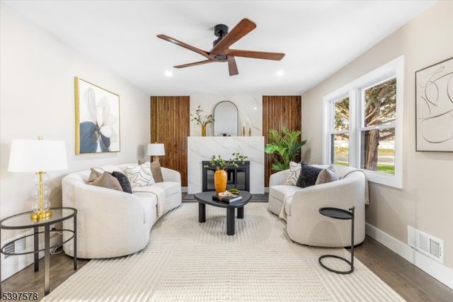 15 Princeton Pl, Clifton City, NJ 07014