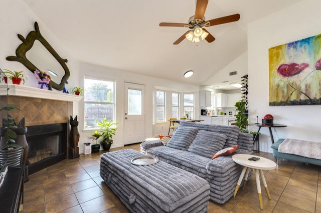 507 Clear Spring LN, Leander, TX 78641