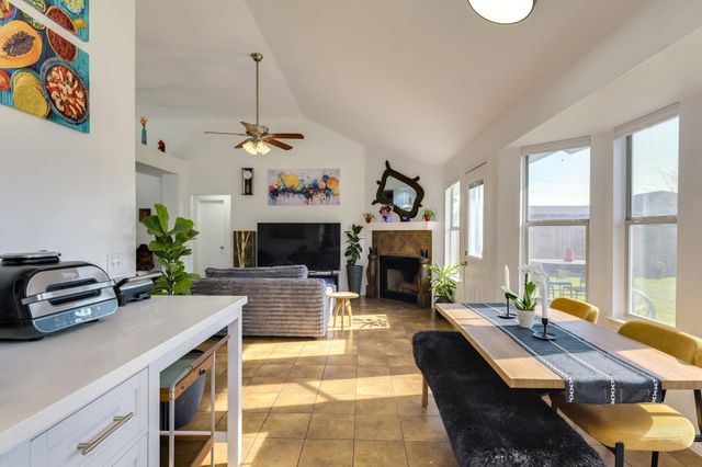 507 Clear Spring LN, Leander, TX 78641