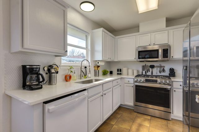 507 Clear Spring LN, Leander, TX 78641