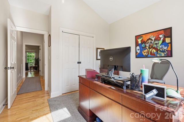 89 Dallas Drive, Hendersonville, NC 28739