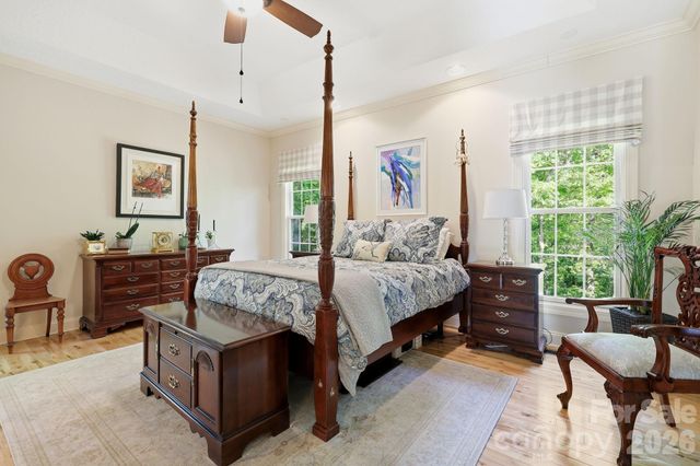 89 Dallas Drive, Hendersonville, NC 28739