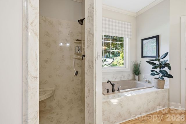 89 Dallas Drive, Hendersonville, NC 28739