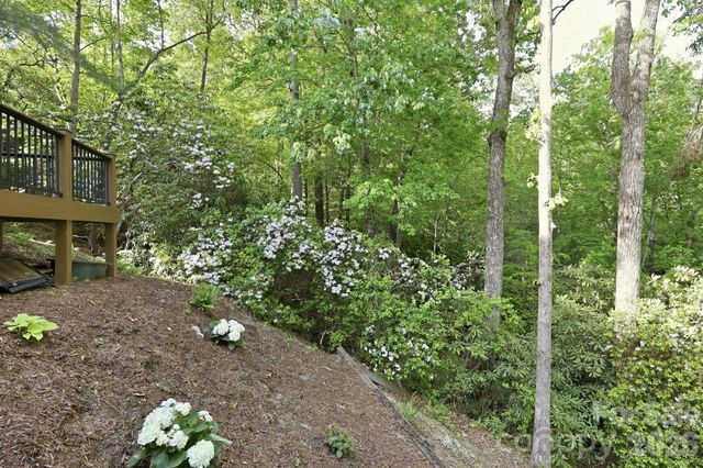 89 Dallas Drive, Hendersonville, NC 28739