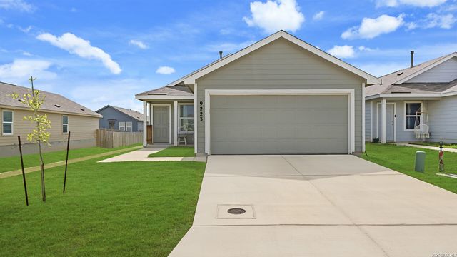 9223 Honey Mesquite, Seguin, TX 78155