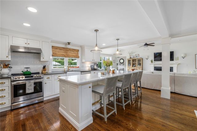 129 Fieldwood Avenue, Seekonk, MA 02771