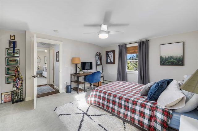 129 Fieldwood Avenue, Seekonk, MA 02771