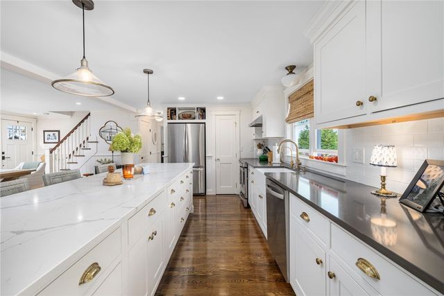 129 Fieldwood Avenue, Seekonk, MA 02771