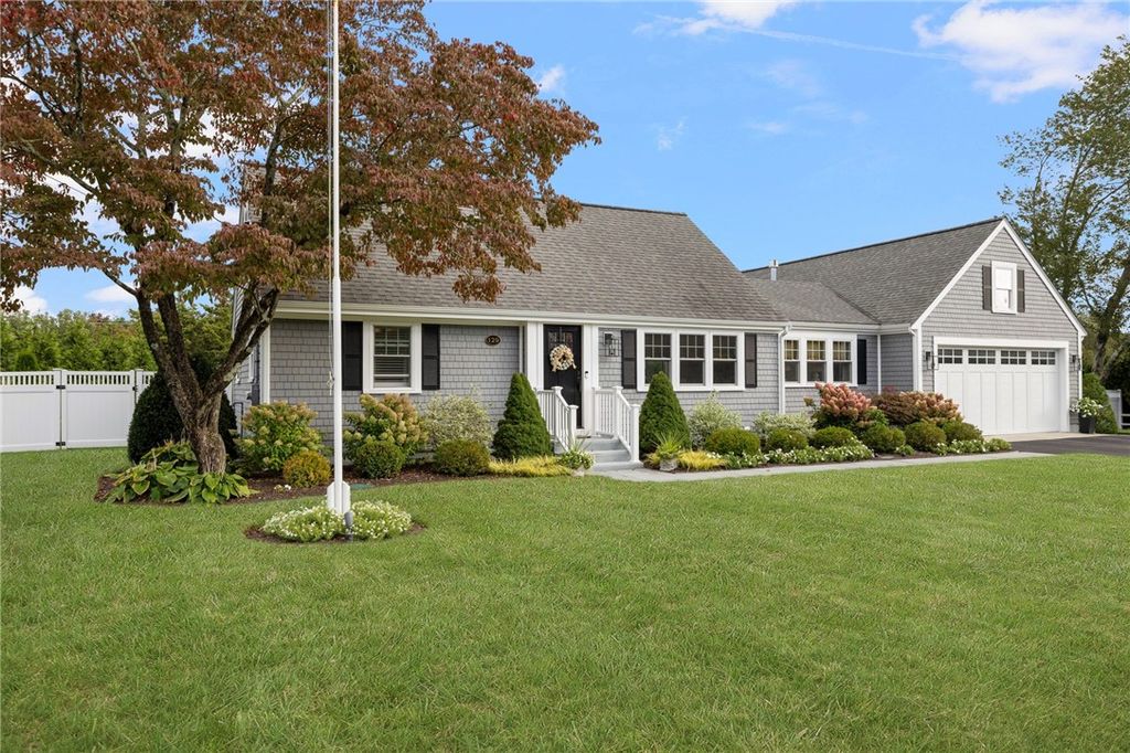 129 Fieldwood Avenue, Seekonk, MA 02771
