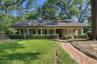 5440 Saratoga Drive, Jackson, MS 39211