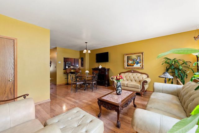 5121 Deblin Lane, Oak Lawn, IL 60453