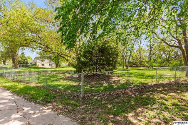 4441 Bernadette Avenue, Bellevue, NE 68147