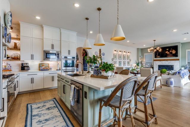 2540 Costa Del Sol DR 46, Leander, TX 78641