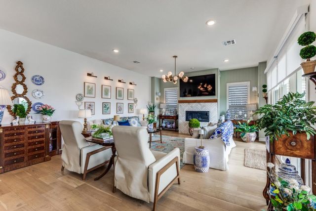 2540 Costa Del Sol DR 46, Leander, TX 78641