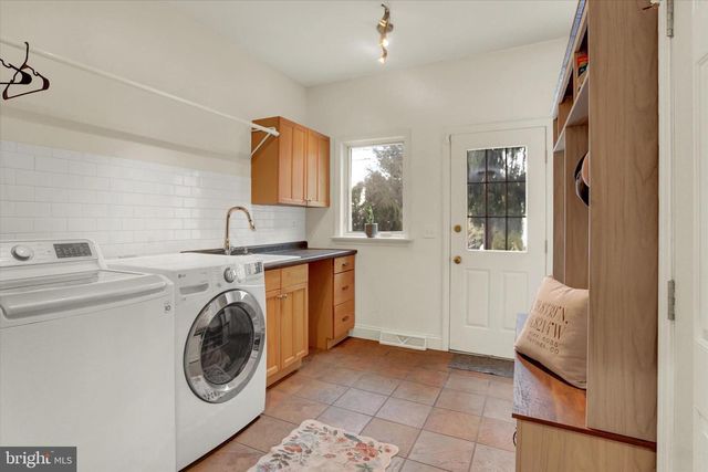 1140 WINDSOR RD, Mechanicsburg, PA 17050