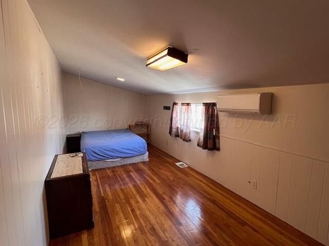 1009 S Dressen Street, Spearman, TX 79081