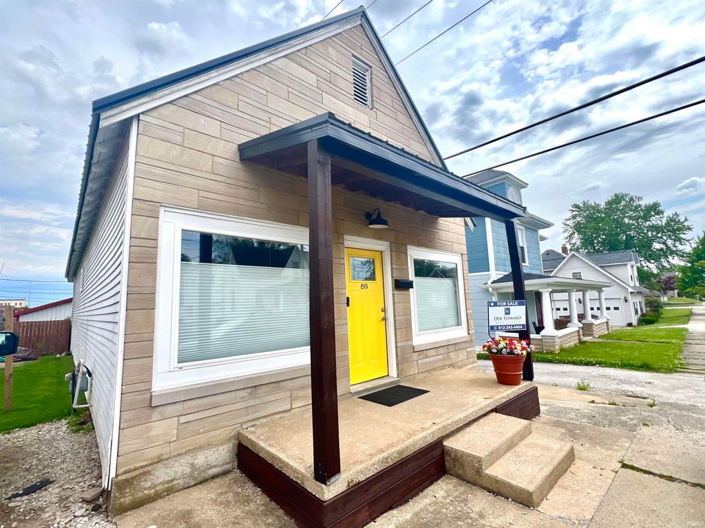 819 18th Street, Bedford, IN 47421