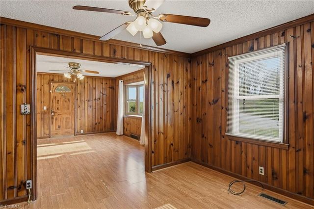 404 Meadowview Drive, Winston-salem, NC 27107