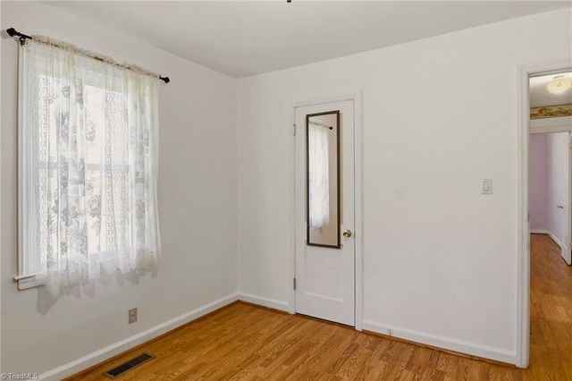 404 Meadowview Drive, Winston-salem, NC 27107