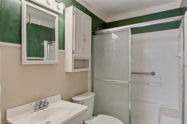 404 Meadowview Drive, Winston-salem, NC 27107