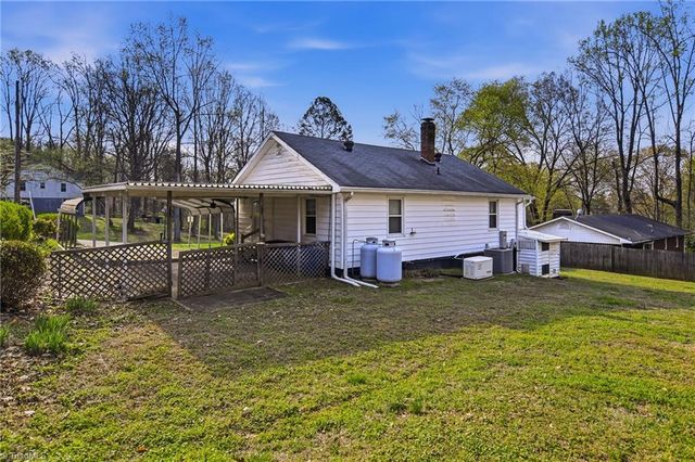 404 Meadowview Drive, Winston-salem, NC 27107