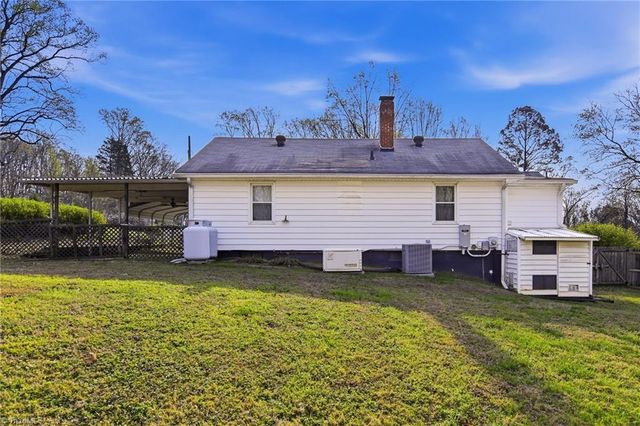 404 Meadowview Drive, Winston-salem, NC 27107