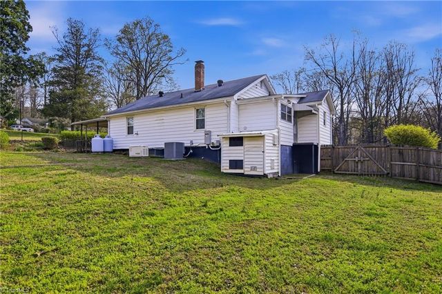 404 Meadowview Drive, Winston-salem, NC 27107