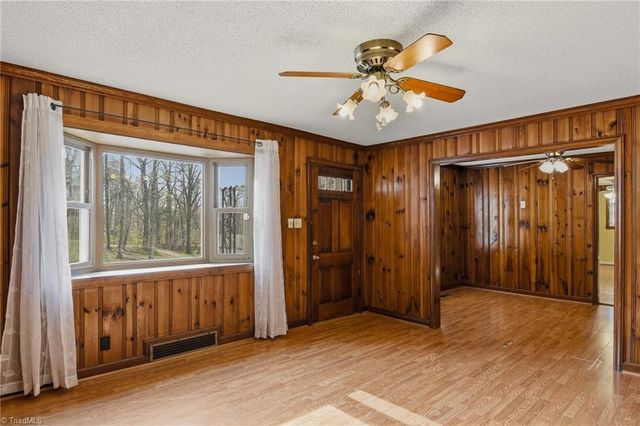 404 Meadowview Drive, Winston-salem, NC 27107