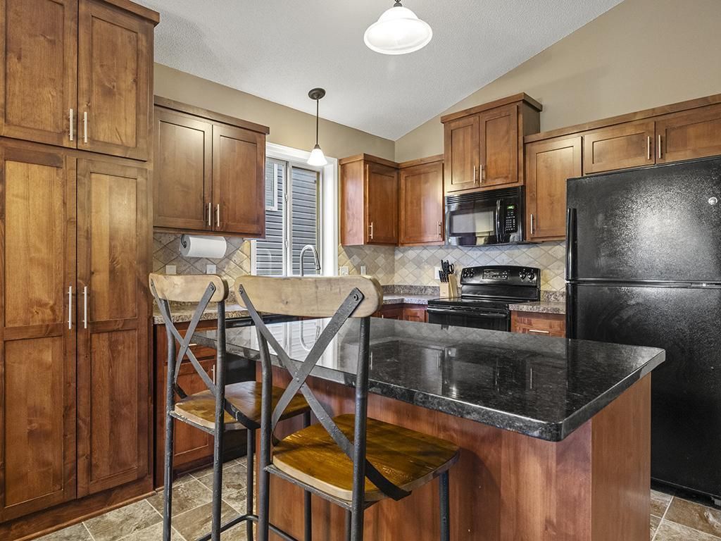 9185 Golden Pond Lane N, Monticello, MN 55362