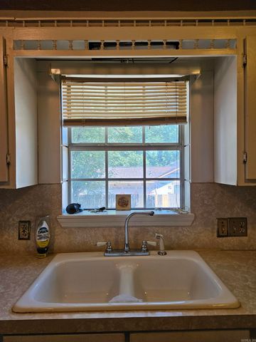 1421 W 25th Street, North Little Rock, AR 72114