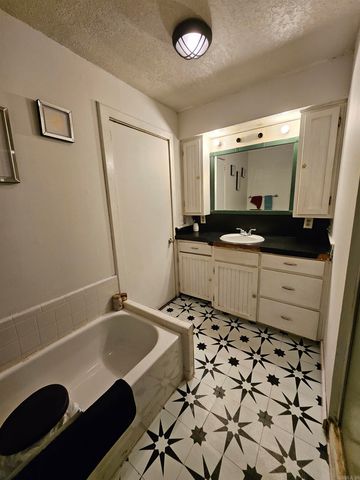 1421 W 25th Street, North Little Rock, AR 72114