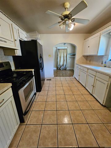 1421 W 25th Street, North Little Rock, AR 72114