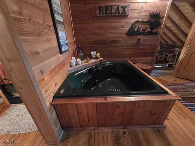 424 Avalon Road SW, Dellroy, OH 44620