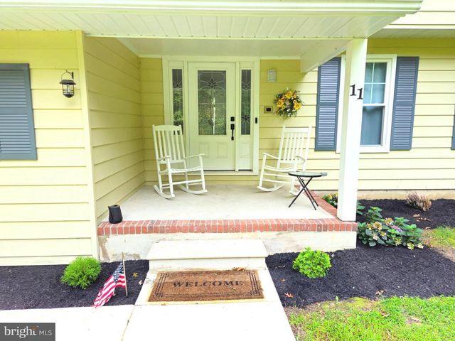 11 HANTHORNE DR, Pittsgrove, NJ 08318