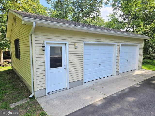11 HANTHORNE DR, Pittsgrove, NJ 08318