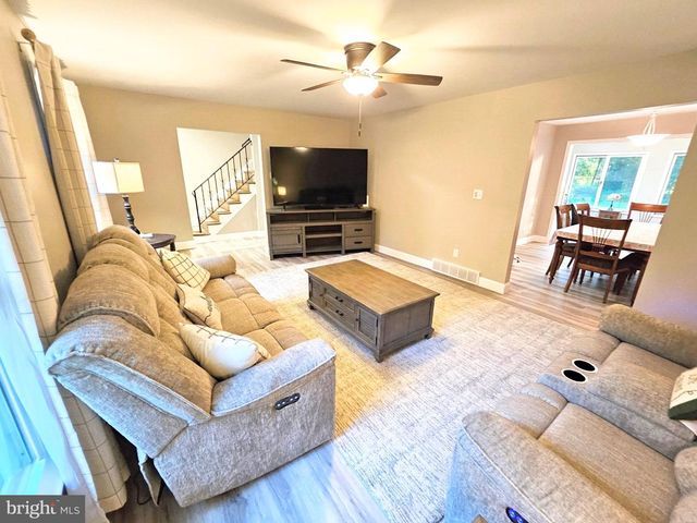 11 HANTHORNE DR, Pittsgrove, NJ 08318