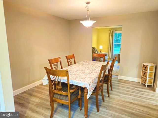 11 HANTHORNE DR, Pittsgrove, NJ 08318