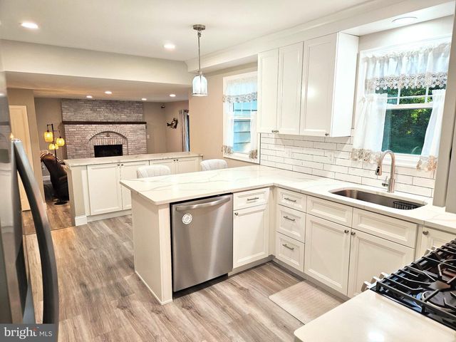 11 HANTHORNE DR, Pittsgrove, NJ 08318