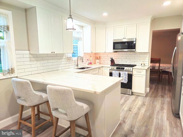 11 HANTHORNE DR, Pittsgrove, NJ 08318
