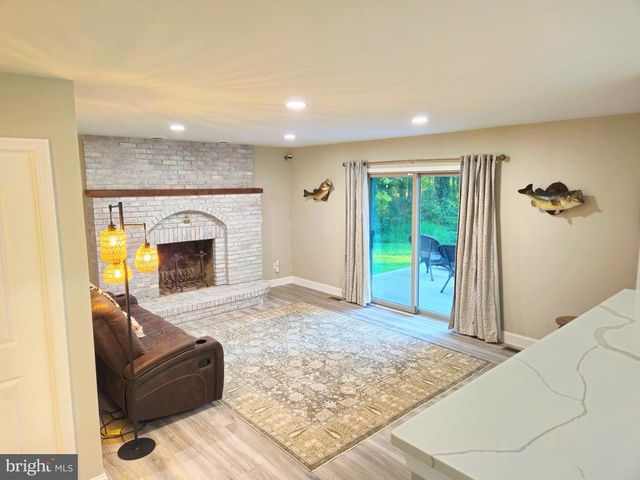 11 HANTHORNE DR, Pittsgrove, NJ 08318