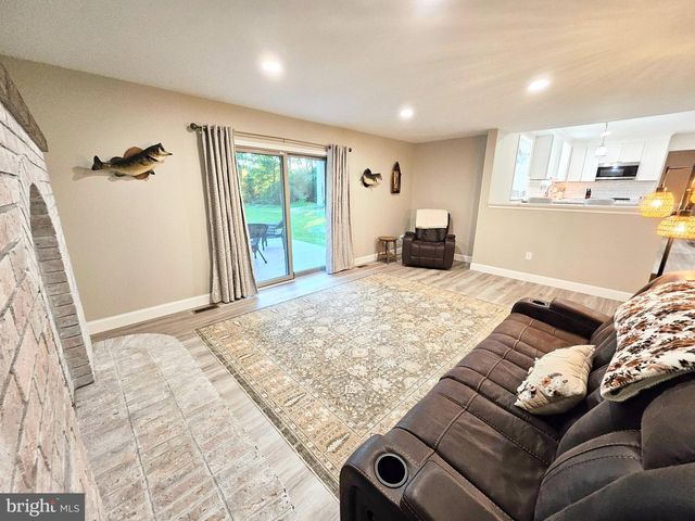 11 HANTHORNE DR, Pittsgrove, NJ 08318