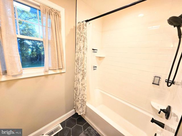 11 HANTHORNE DR, Pittsgrove, NJ 08318