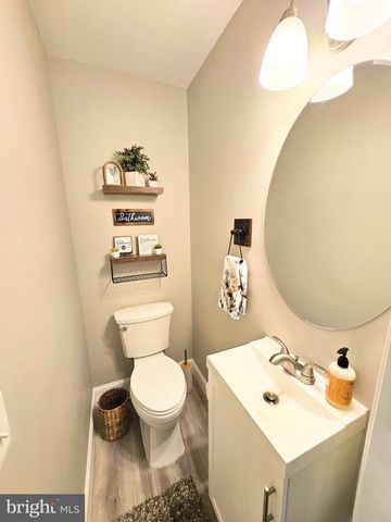 11 HANTHORNE DR, Pittsgrove, NJ 08318