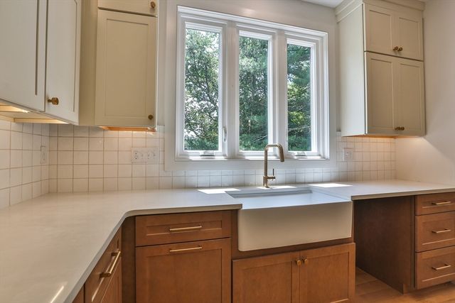 29 Cox Street, Hudson, MA 01749