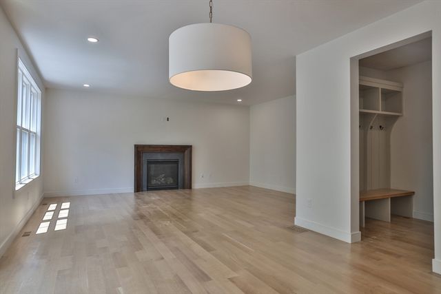 29 Cox Street, Hudson, MA 01749